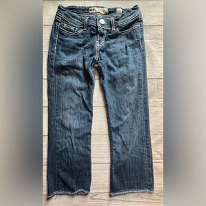 BKE Addison Women’s Capri Jeans Size 27 Medium Wash Distressed Hem